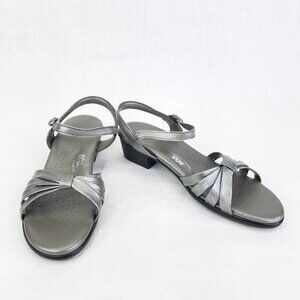 SAS Sandal Women's 9.5 Slingback Strappy Block Heel Silver Patent Leather USA